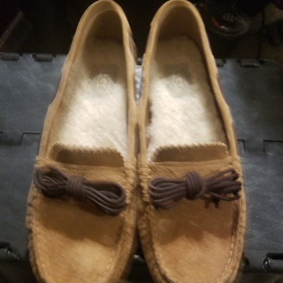 Ugg moccasin - Picture 2 of 2